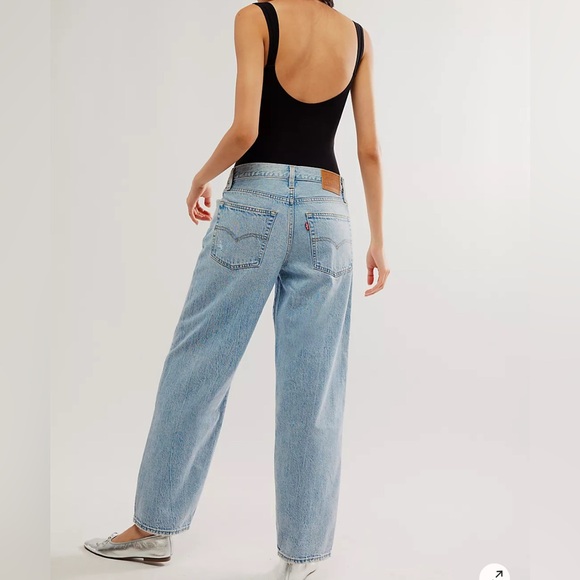 Levi's Baggy Dad Light Blue Jeans - Picture 1 of 8